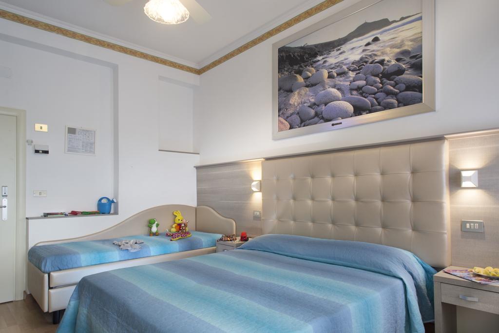 Hotel Titanus Bellaria-Igea Marina Dış mekan fotoğraf