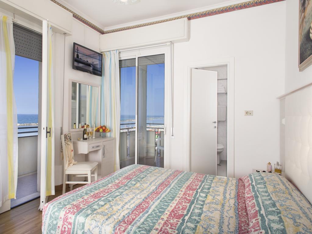 Hotel Titanus Bellaria-Igea Marina Dış mekan fotoğraf