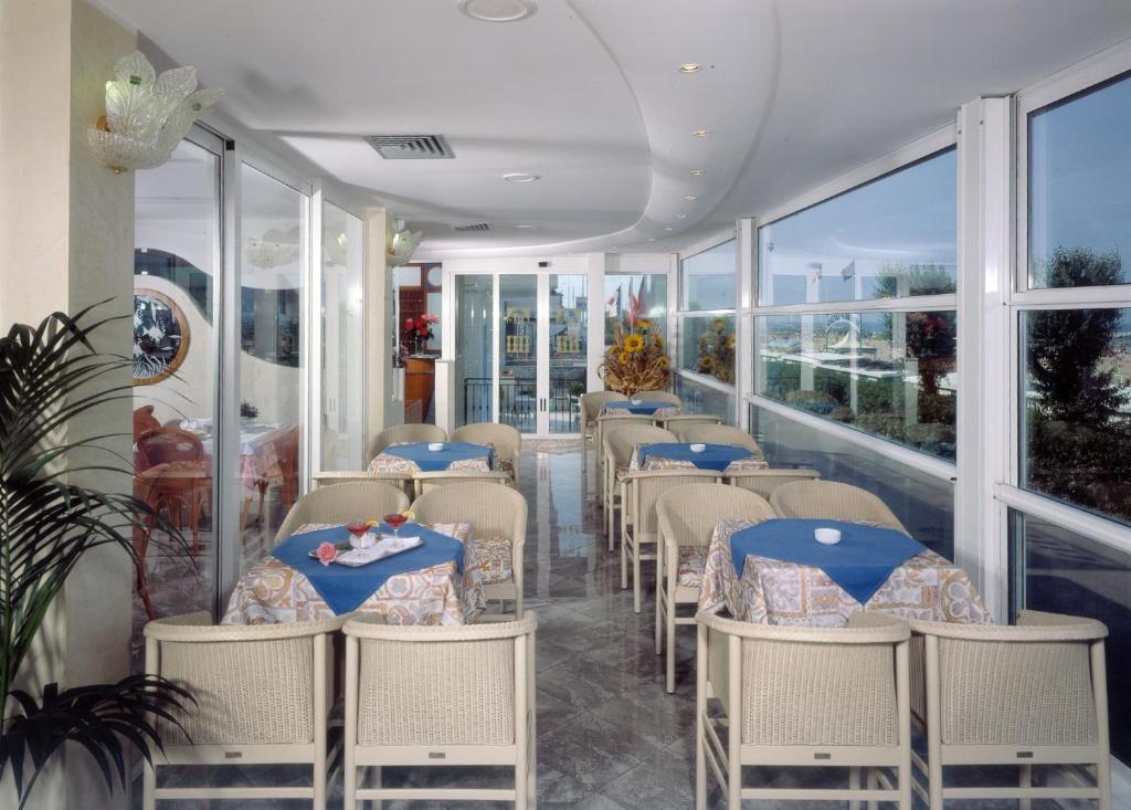 Hotel Titanus Bellaria-Igea Marina Dış mekan fotoğraf