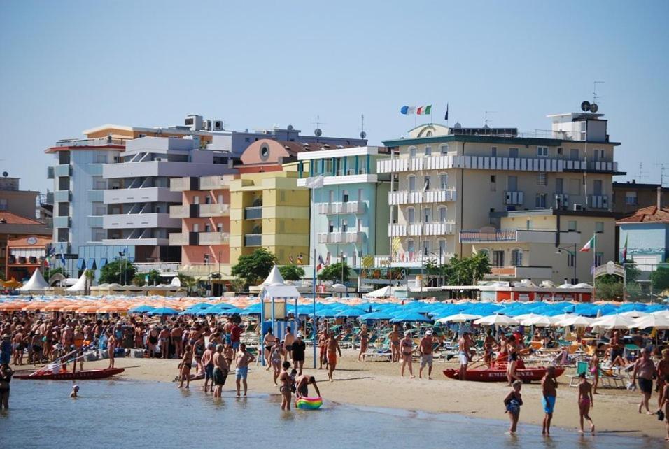 Hotel Titanus Bellaria-Igea Marina Dış mekan fotoğraf